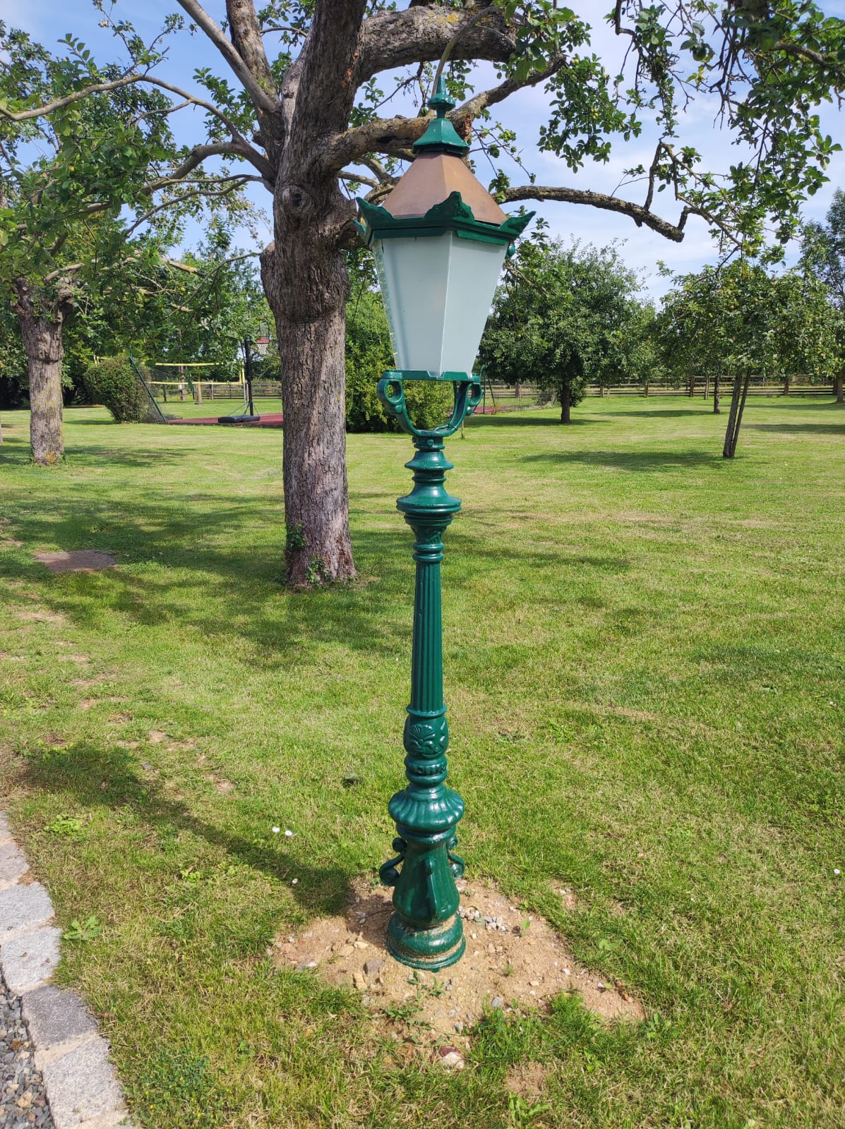 Lampadaire antique en fonte (Médium)