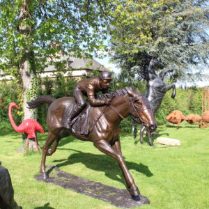 Cheval de course avec son jockey