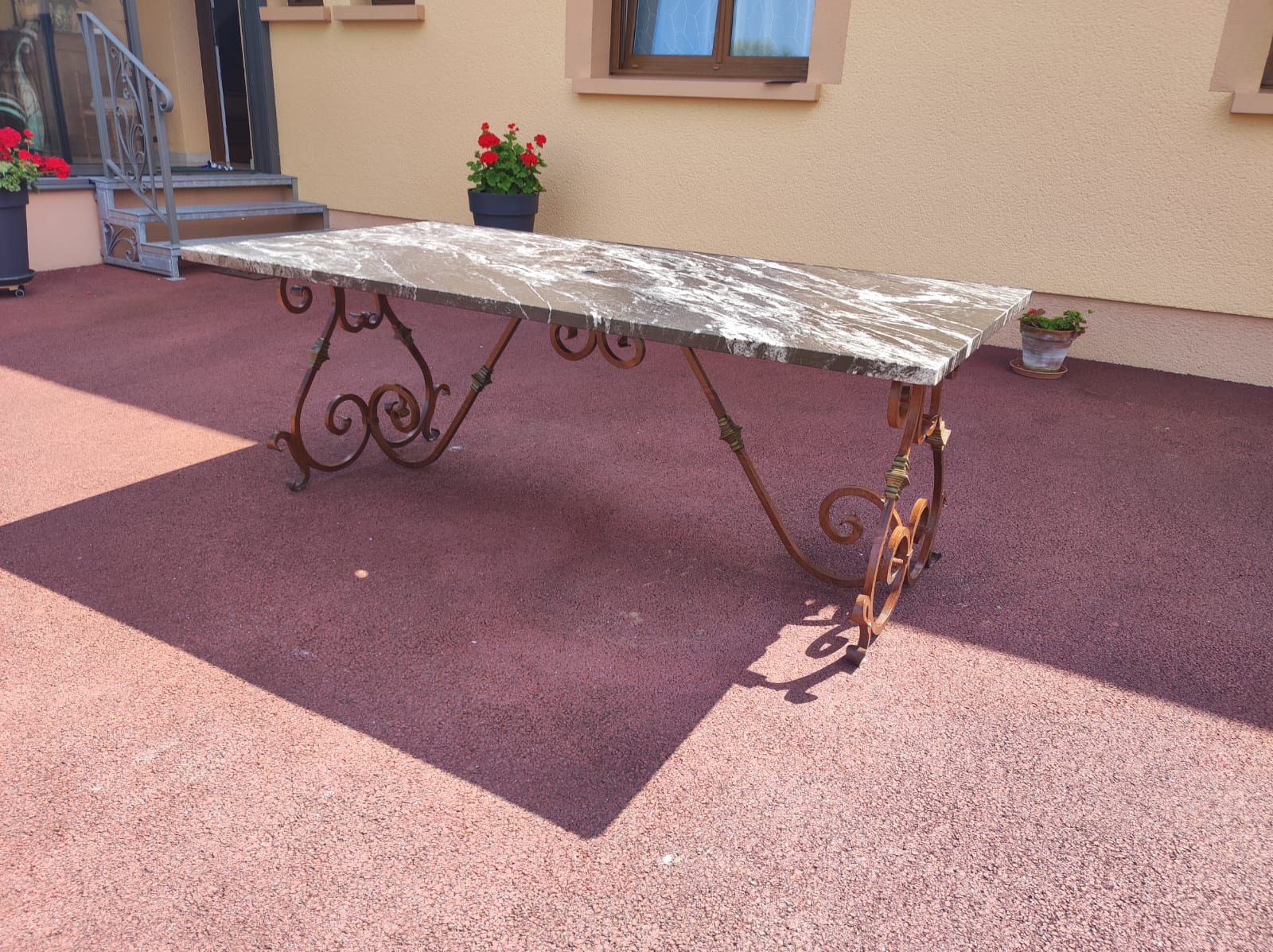 Table de jardin plateau pierre naturelle