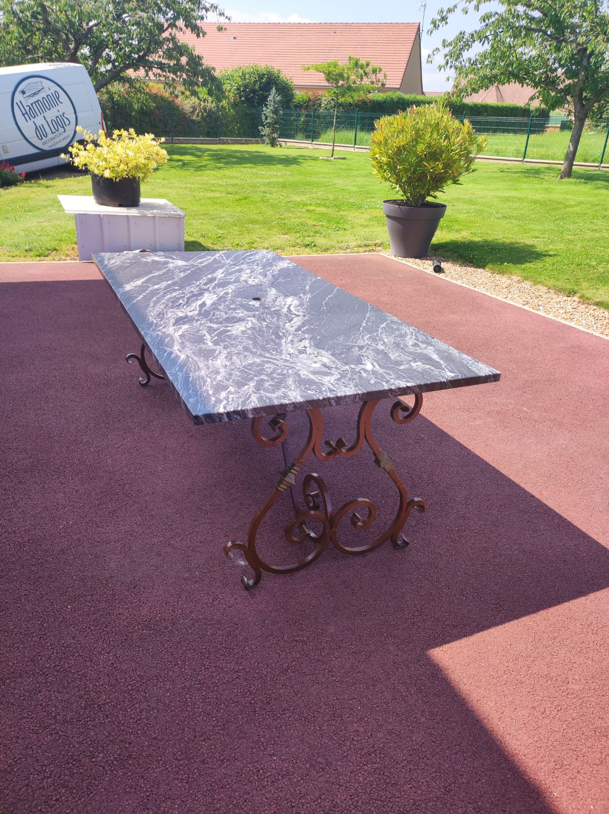 Table de jardin plateau pierre naturelle
