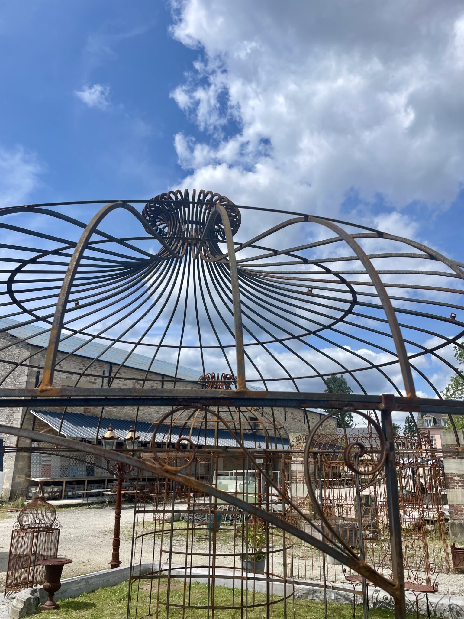 Gloriette ronde en fer forgé