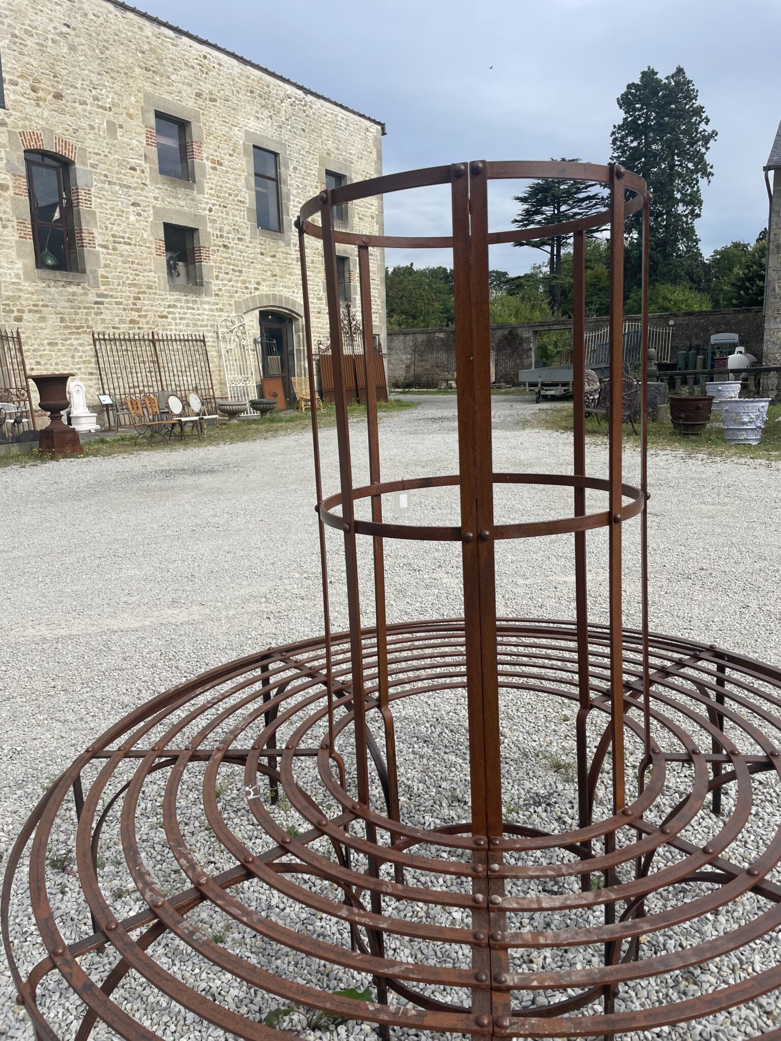 Banc tour d'arbre en fer forgé
