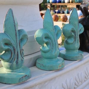 Fleur de Lys en terre cuite