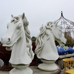 Tete de cheval en poussière de marbre