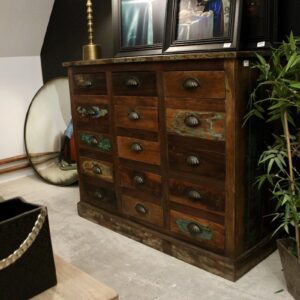 Commode de caractère en bois recyclé