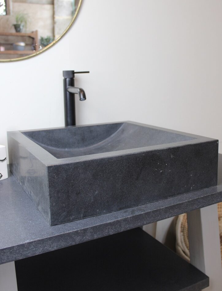 Vasque en granit noir