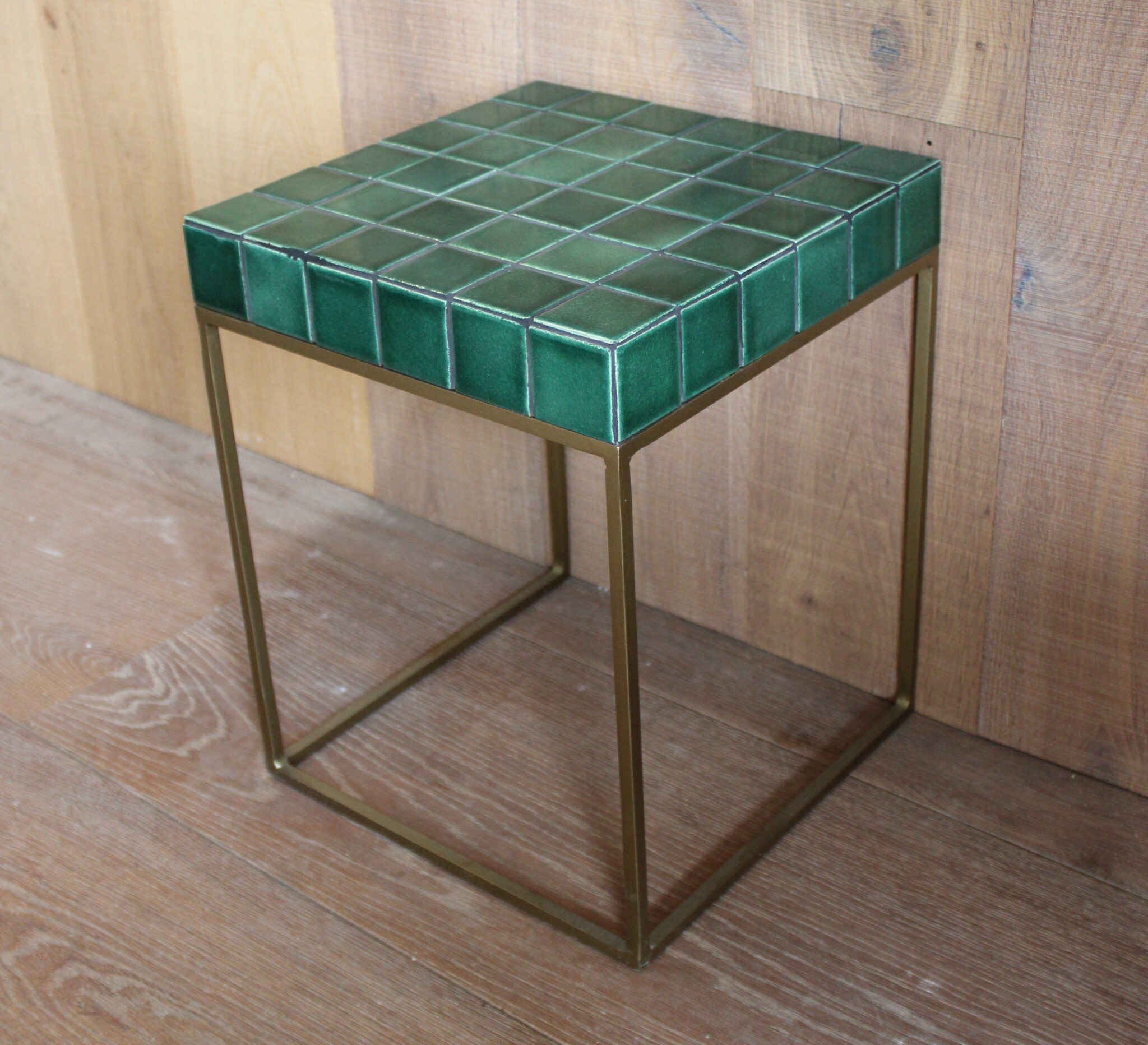Table d'appoint en carreaux de céramique vert Table d'appoint en carreaux de céramique vert