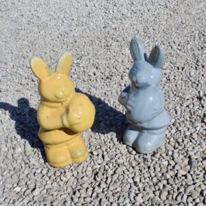 Lapin de pâques en terre cuite