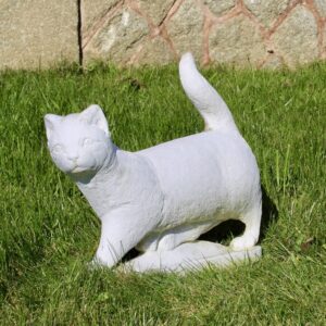 Statue chat qui marche