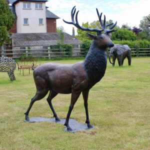 grand cerf en bronze
