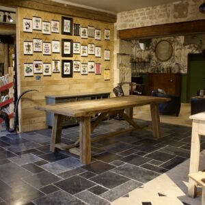 salerne table