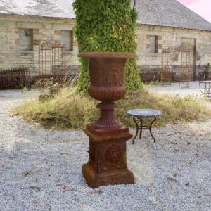 Ilidio - Vase Médicis sur socle en fonte (150cm)