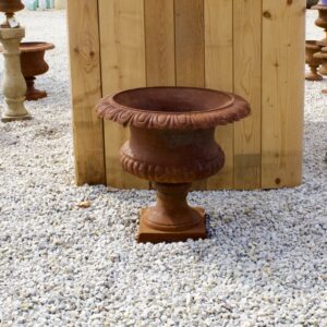 César - Vase Médicis en fonte (46cm)