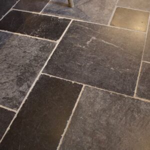 Fin de lot - Pierre naturelle blue stone petit opus (98,64 m²)
