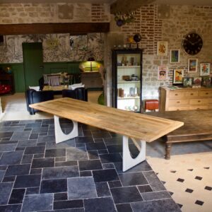 Oia - Table à manger en bois et résine